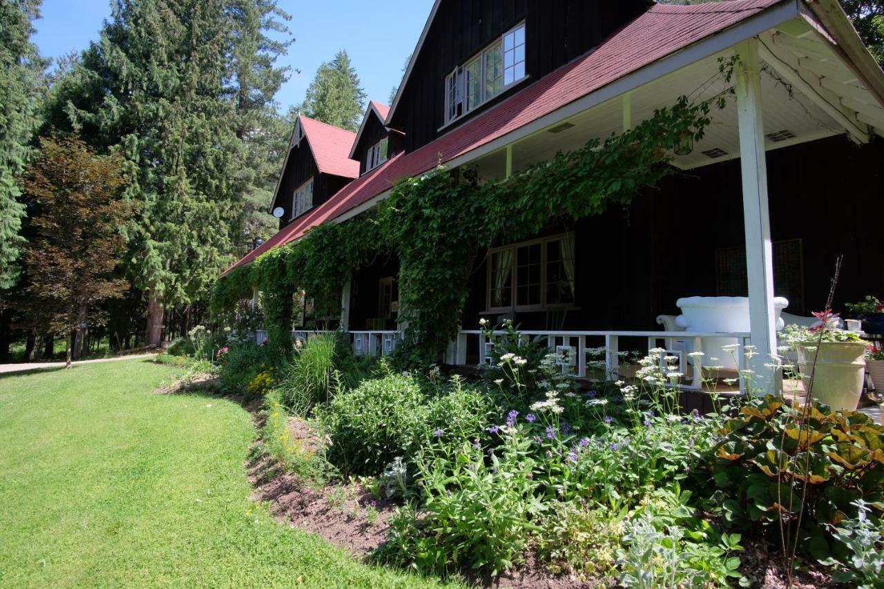Отель Wedgwood Manor And Glamping Retreat Crawford Bay Экстерьер фото